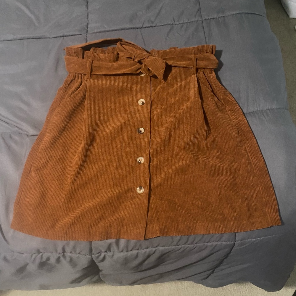 Brown skirt with buttons